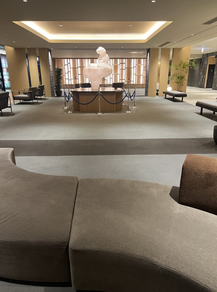 ダイワロイネットホテル鹿児島天文館PREMIERのフロントロビーの写真